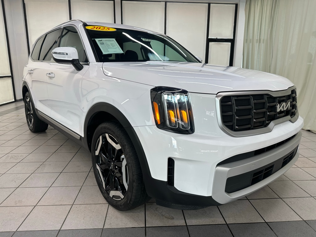 Used 2025 Kia Telluride S SUV
