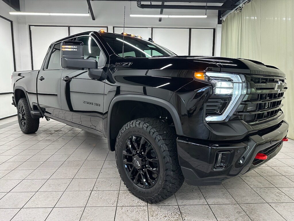 2026 Chevrolet Silverado 2500HD LTZ photo 3