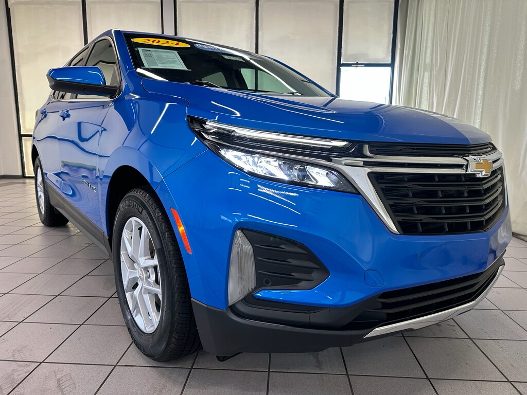2024 Chevrolet Equinox LT photo 2