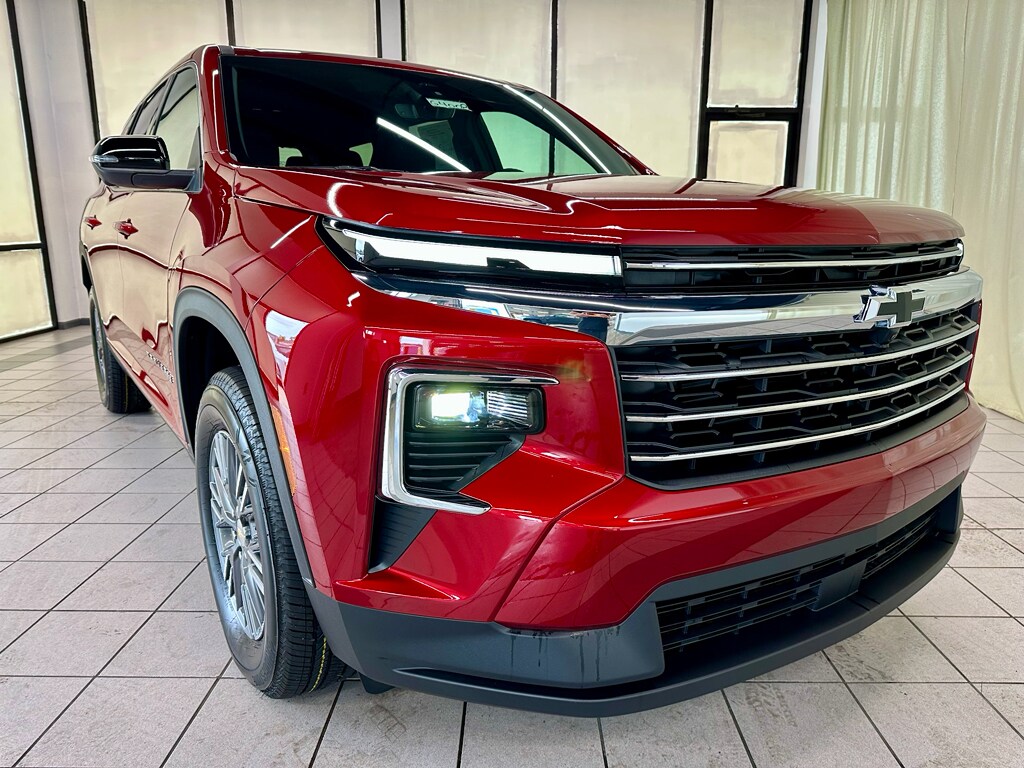 2026 Chevrolet Traverse photo 2