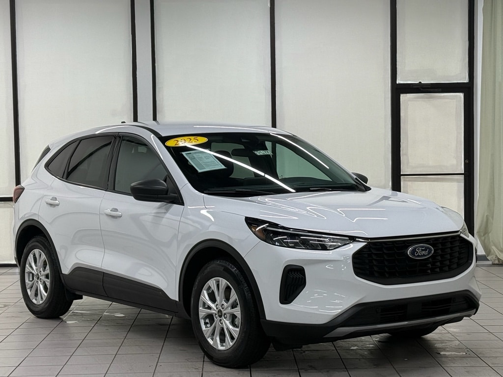 2025 Ford Escape Active's photo