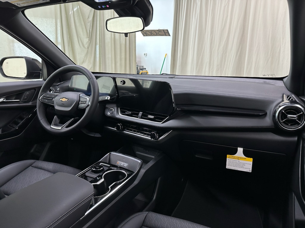 2027 Chevrolet Equinox LT - Photo 22