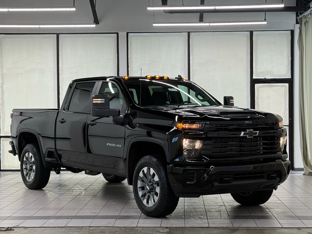 2026 Chevrolet Silverado 2500HD Custom's photo