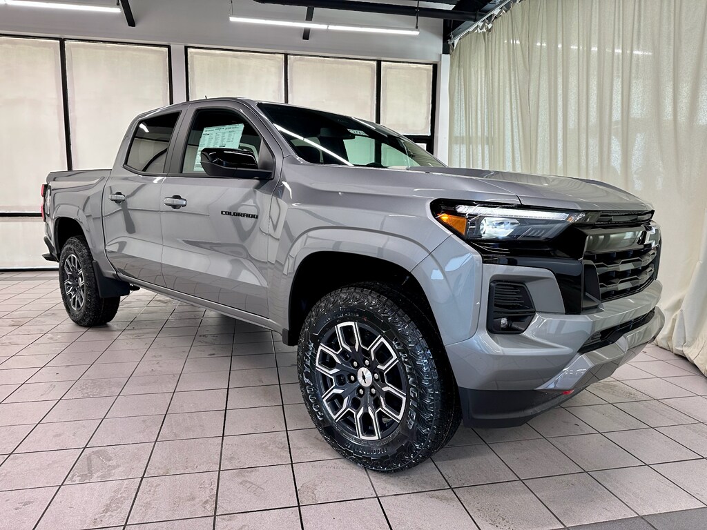 2026 Chevrolet Colorado Z71 photo 3