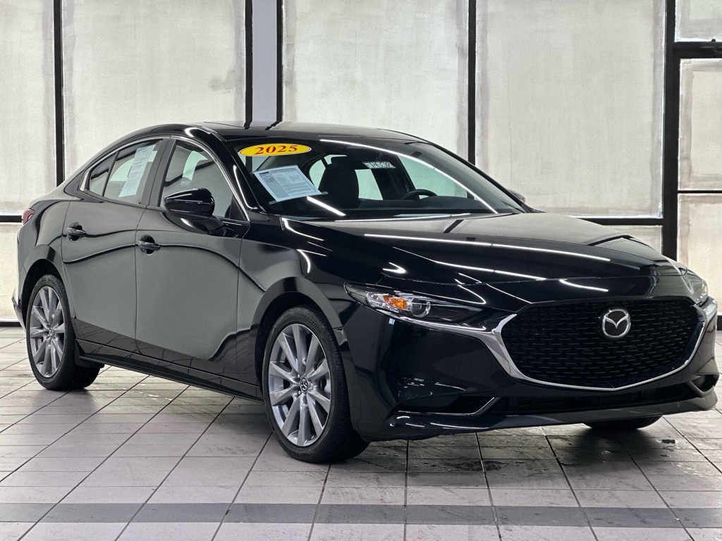 2025 Mazda Mazda3 Preferred's photo