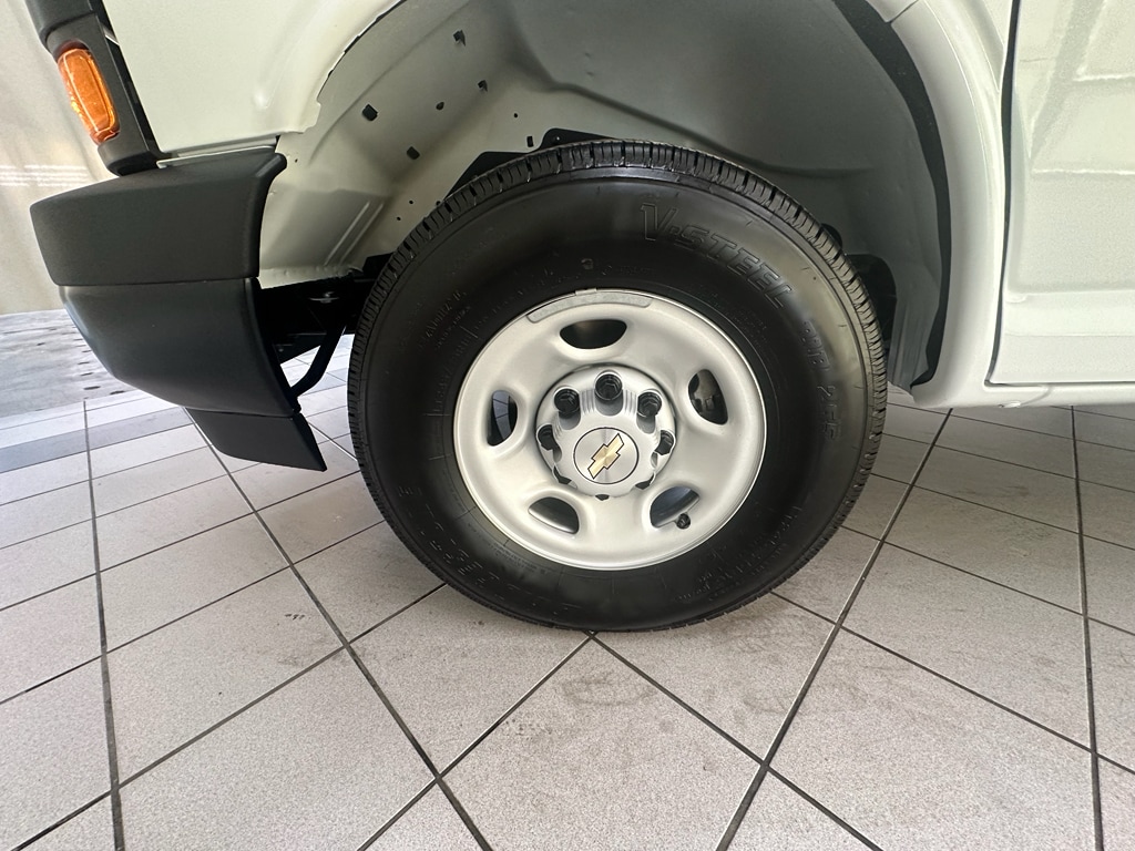 2026 Chevrolet Express Cargo Work Van - Photo 20