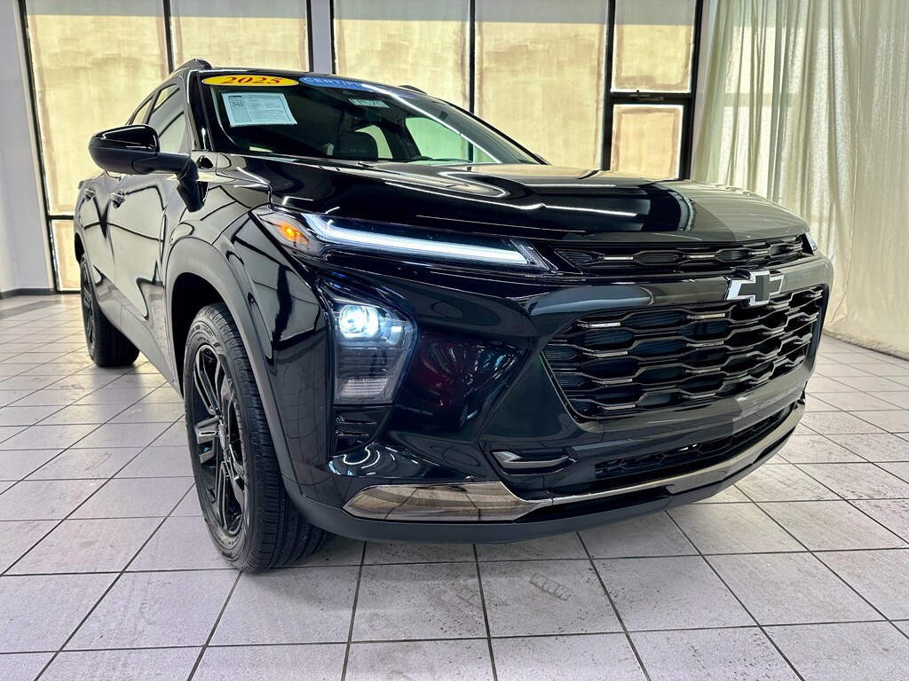 2025 Chevrolet Trax ACTIV photo 2