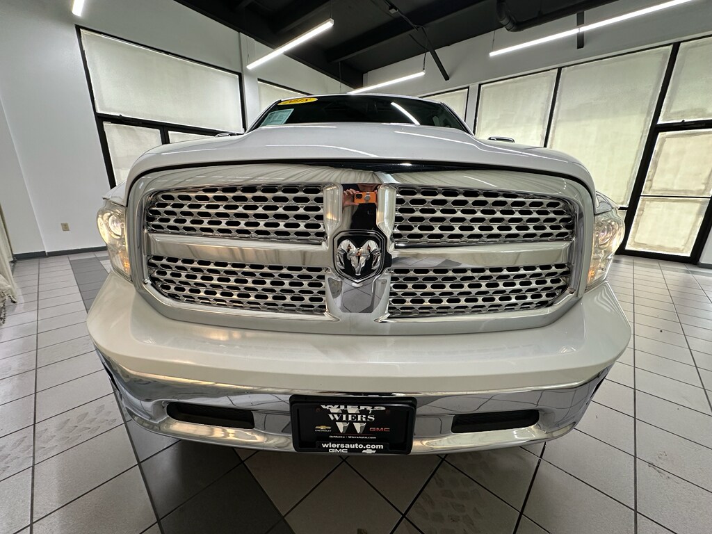 2018 Ram 1500 Laramie photo 2