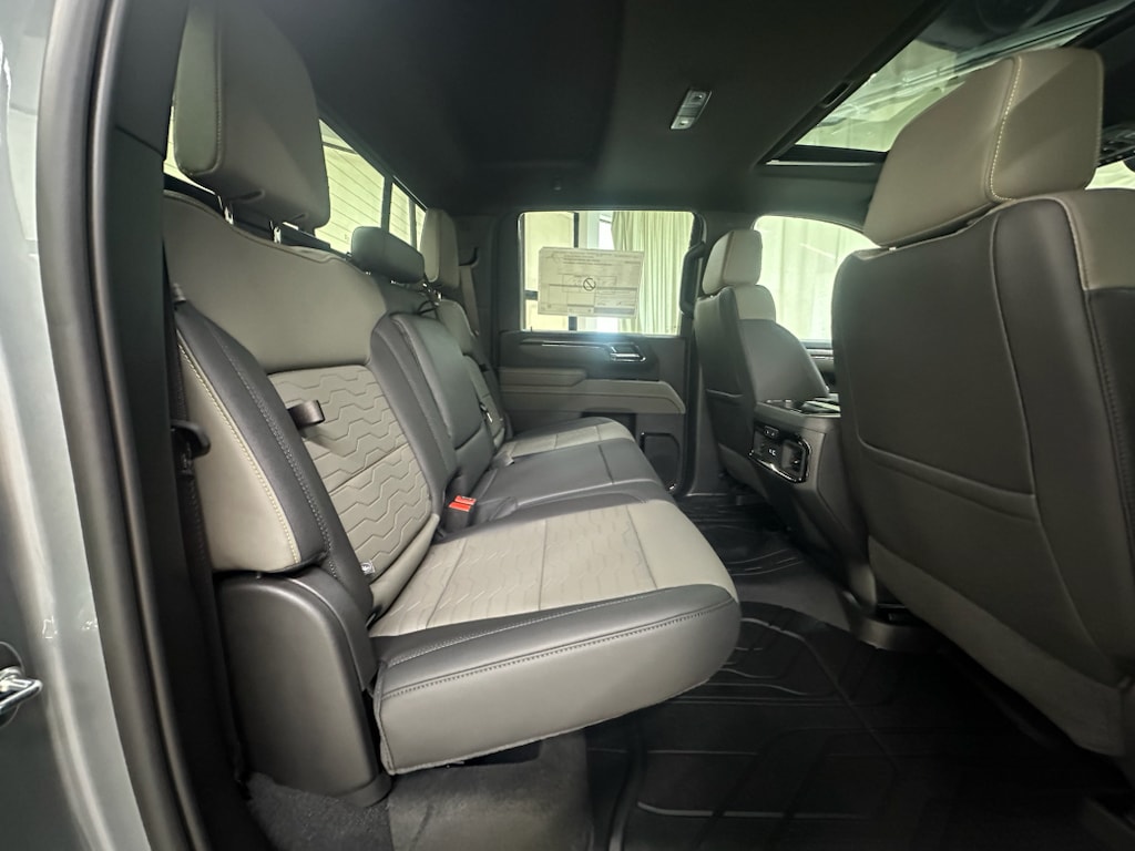 2026 Chevrolet Silverado 2500 HD ZR2 - Photo 18
