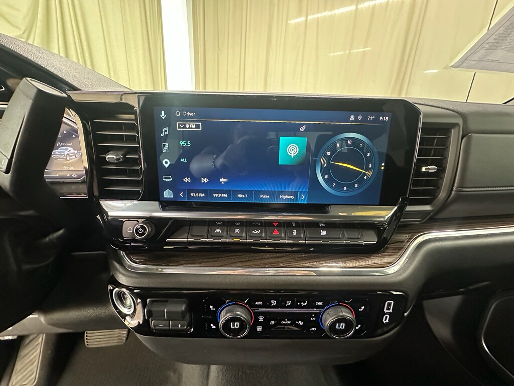 2025 Chevrolet Silverado 1500 LT - Photo 25