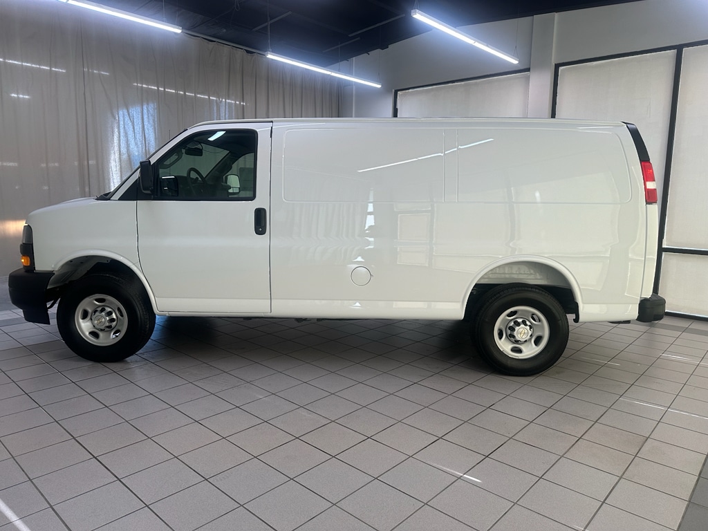 2026 Chevrolet Express Cargo Work Van - Photo 11