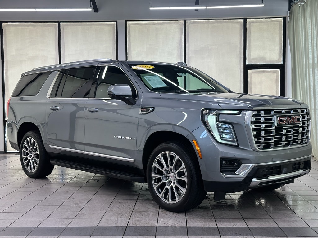 Used 2025 GMC Yukon XL Denali SUV