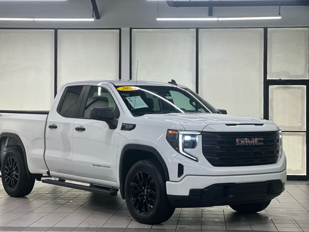 2023 GMC Sierra 4WD Double Cab Standard Box Pro's photo