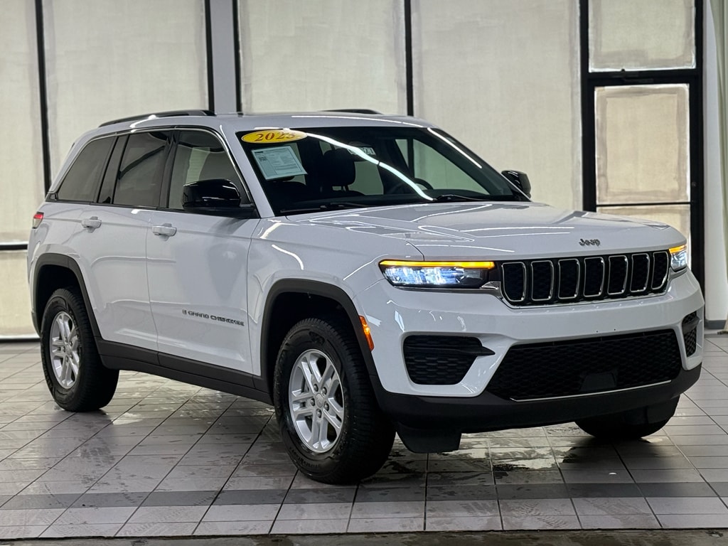 2023 Jeep Grand Cherokee Laredo