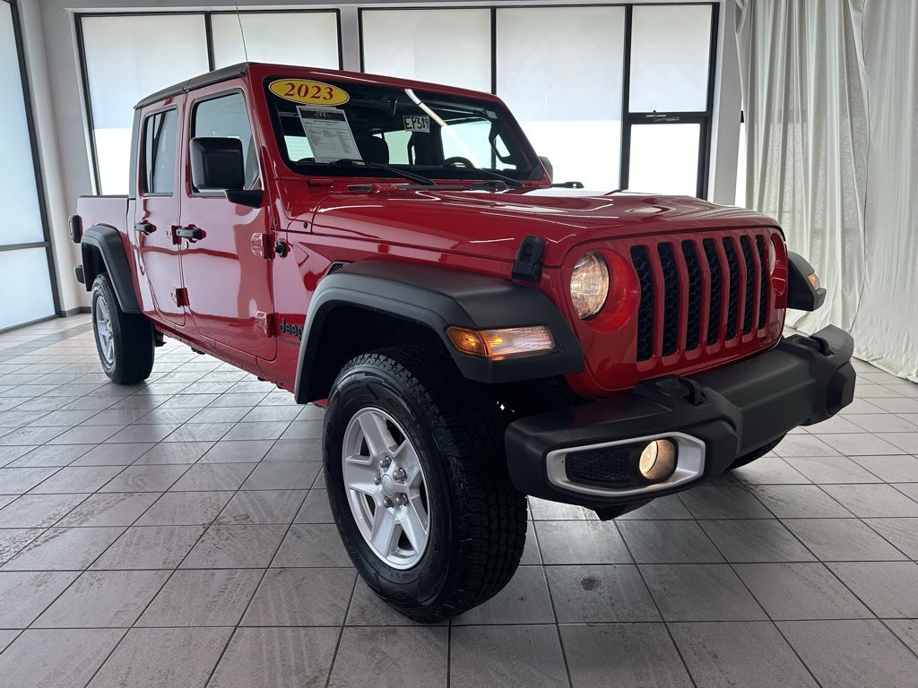 Used 2023 Jeep Gladiator Sport S with VIN 1C6HJTAG3PL527348 for sale in Demotte, IN