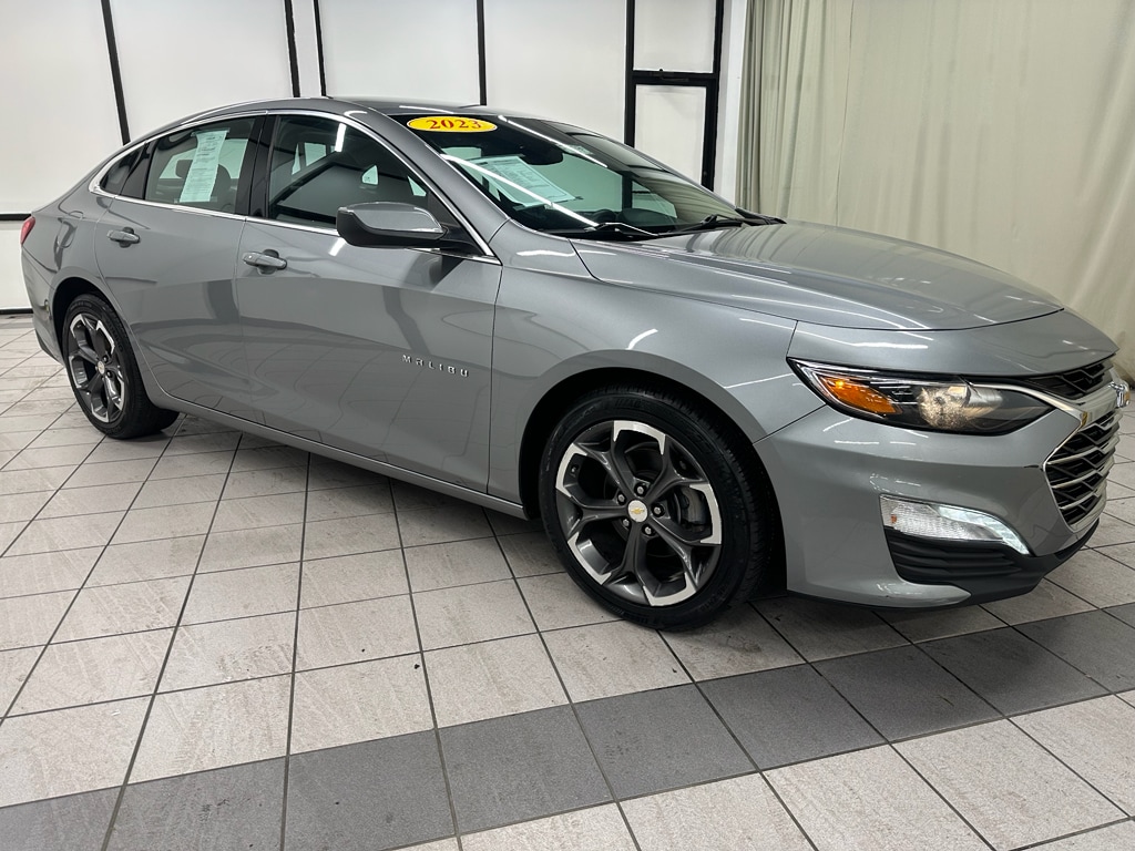 Used 2023 Chevrolet Malibu 1LT with VIN 1G1ZD5ST3PF162172 for sale in De Motte, IN