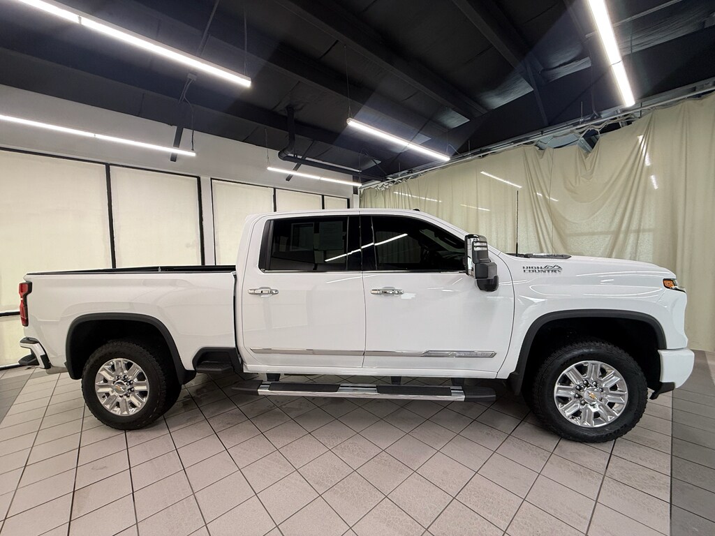 Used 2024 Chevrolet Silverado 2500 HD High Country Truck Crew Cab