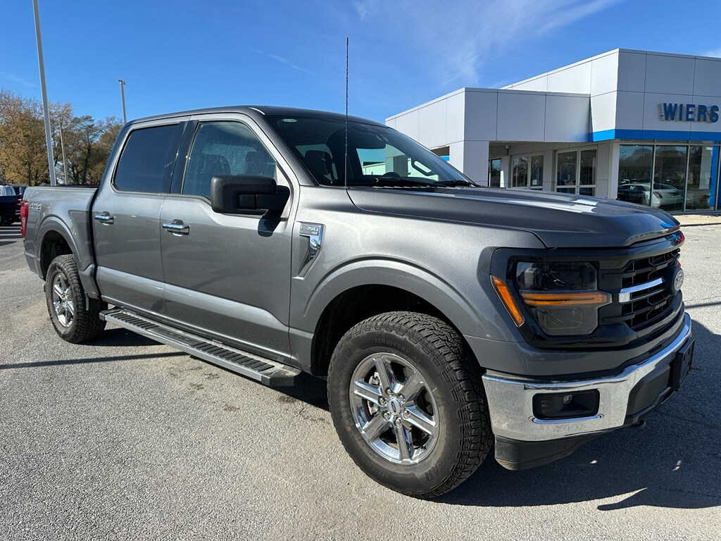 2025 Ford F-150 XLT photo 2