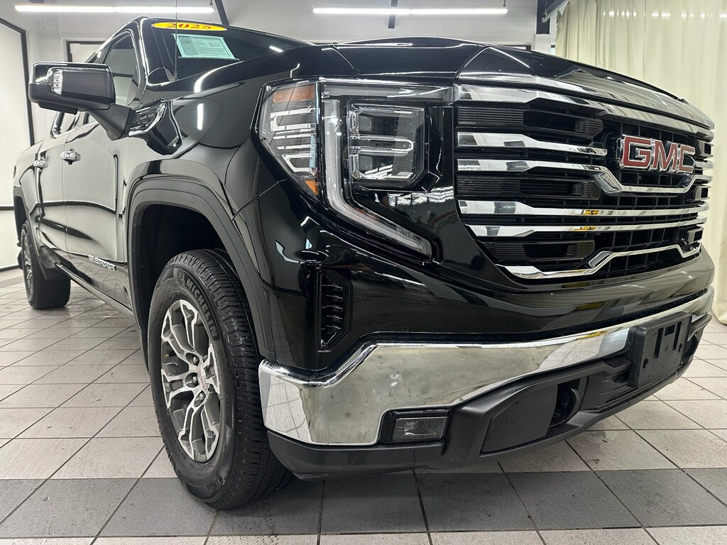 2025 Gmc Sierra 1500 SLT photo 2