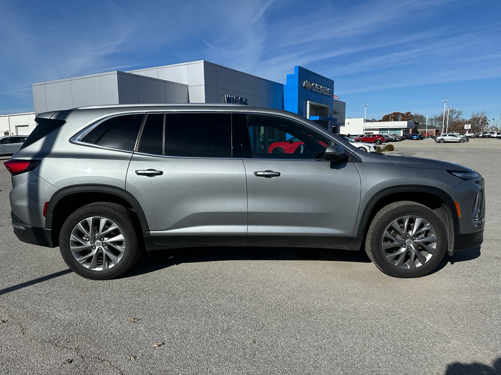 2025 Buick Enclave Preferred photo 2