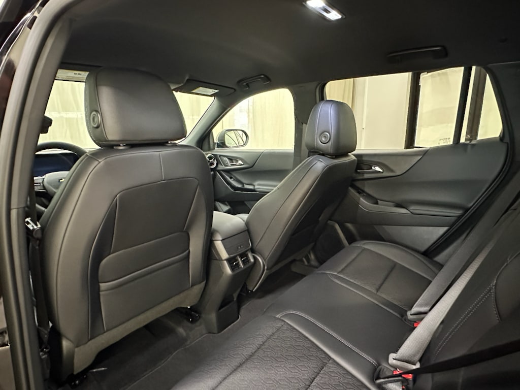 2027 Chevrolet Equinox LT - Photo 19