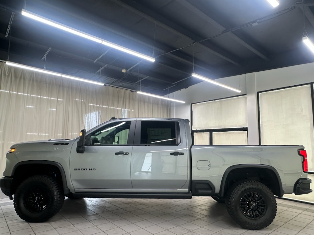 2026 Chevrolet Silverado 2500 HD ZR2 - Photo 12
