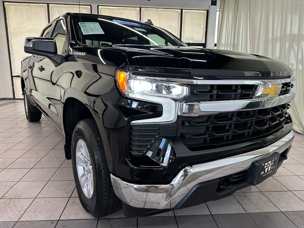 Certified 2024 Chevrolet Silverado 1500 LT with VIN 2GCUDDED4R1245975 for sale in Demotte, IN