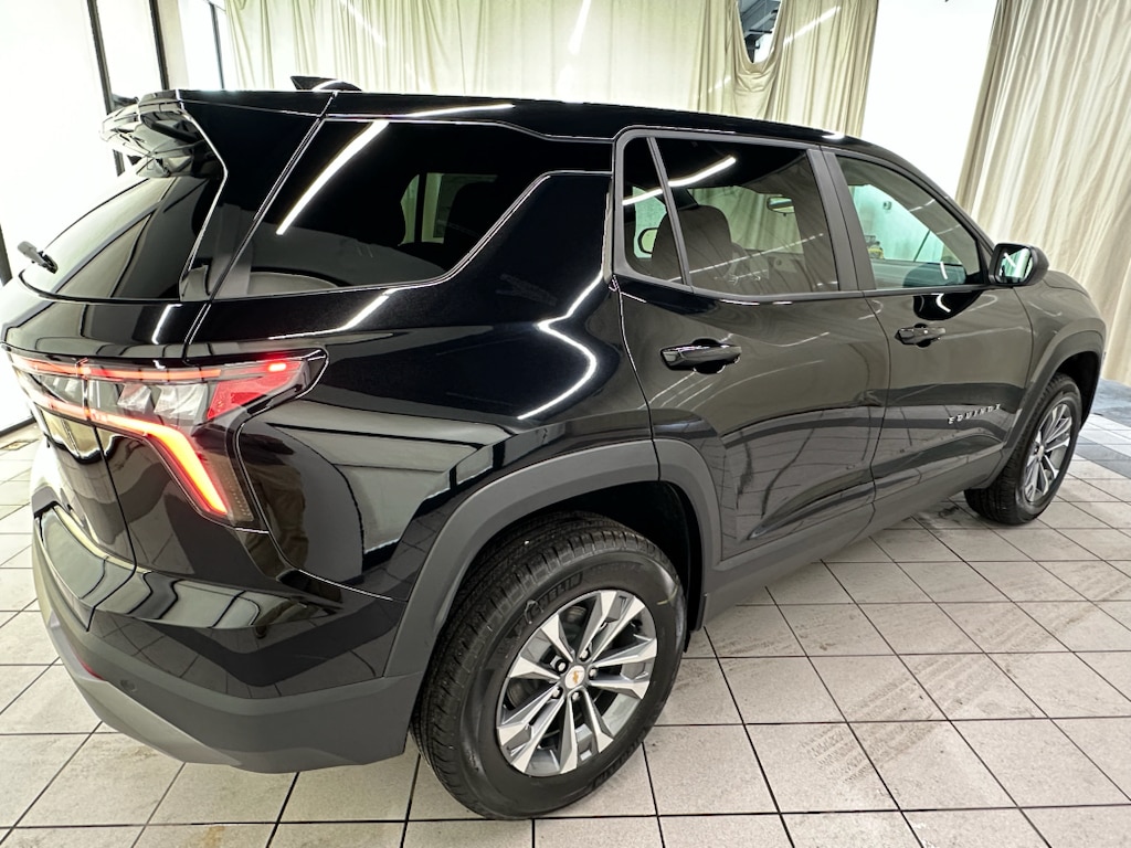 2027 Chevrolet Equinox LT - Photo 6