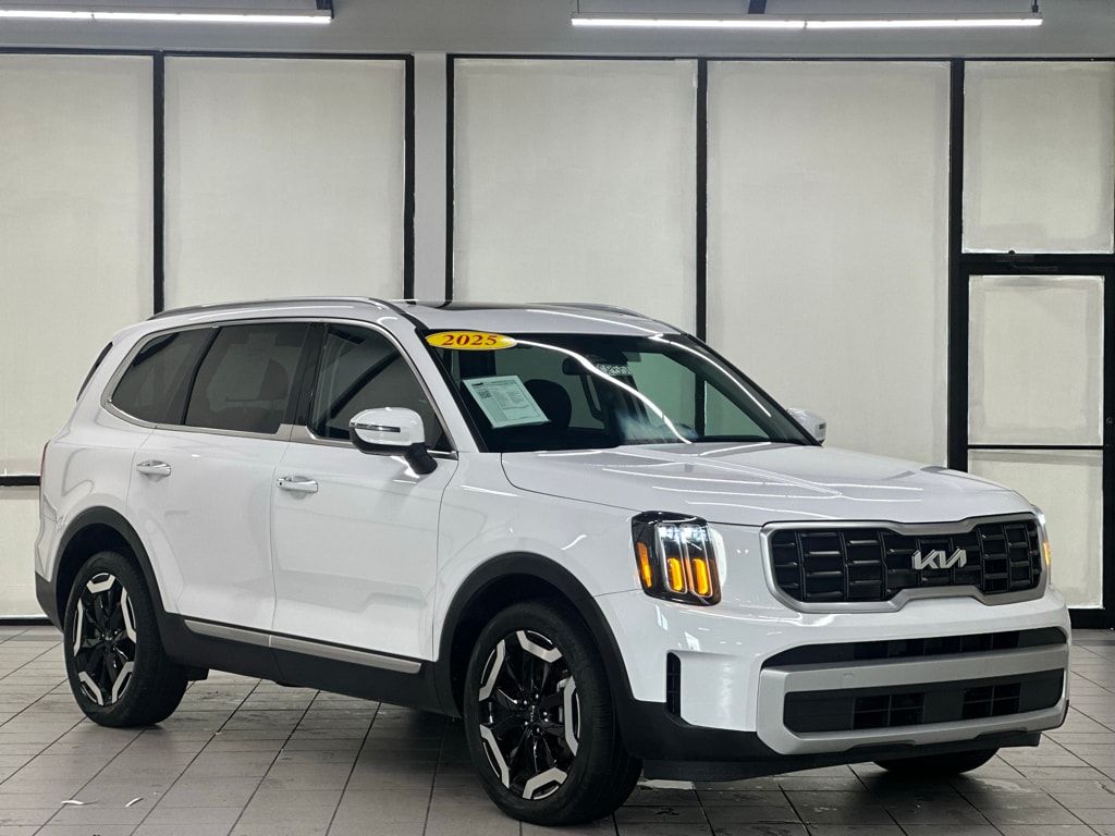 Used 2025 Kia Telluride S SUV