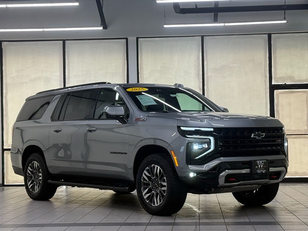 2025 Chevrolet Suburban Z71 4WD's photo