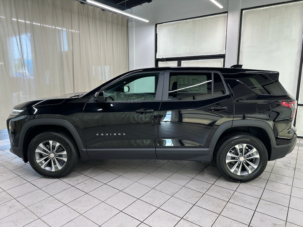 2027 Chevrolet Equinox LT - Photo 12