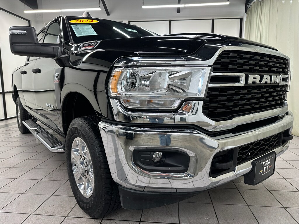 2024 Ram 2500 Big Horn photo 2