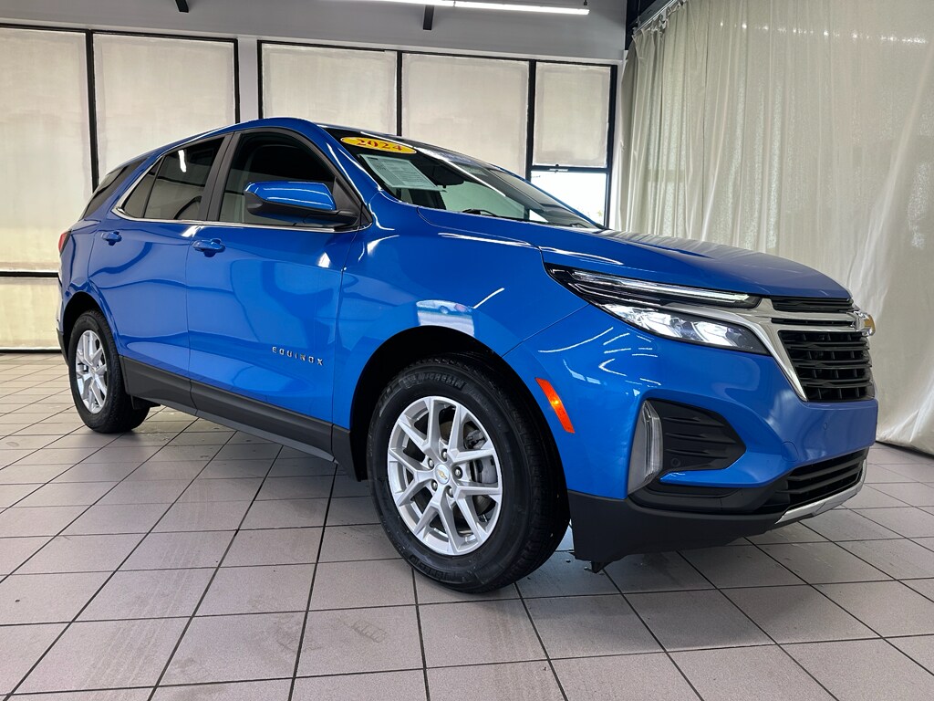 2024 Chevrolet Equinox LT photo 3
