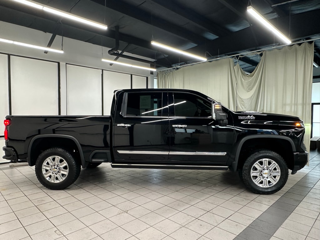 Used 2024 Chevrolet Silverado 2500 HD High Country Truck Crew Cab