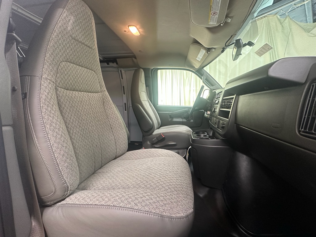 2026 Chevrolet Express Cargo Work Van - Photo 14