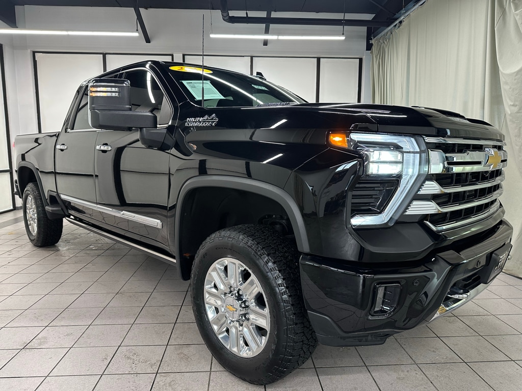 Used 2024 Chevrolet Silverado 2500 HD High Country Truck Crew Cab
