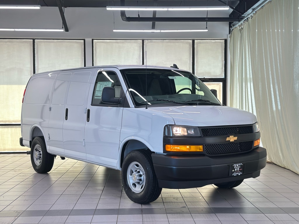 2025 Chevrolet Express Cargo 2500 WT