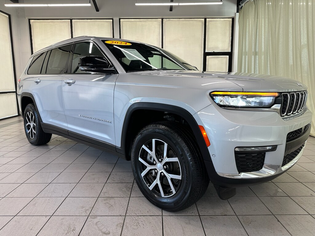 2024 Jeep Grand Cherokee Limited photo 3