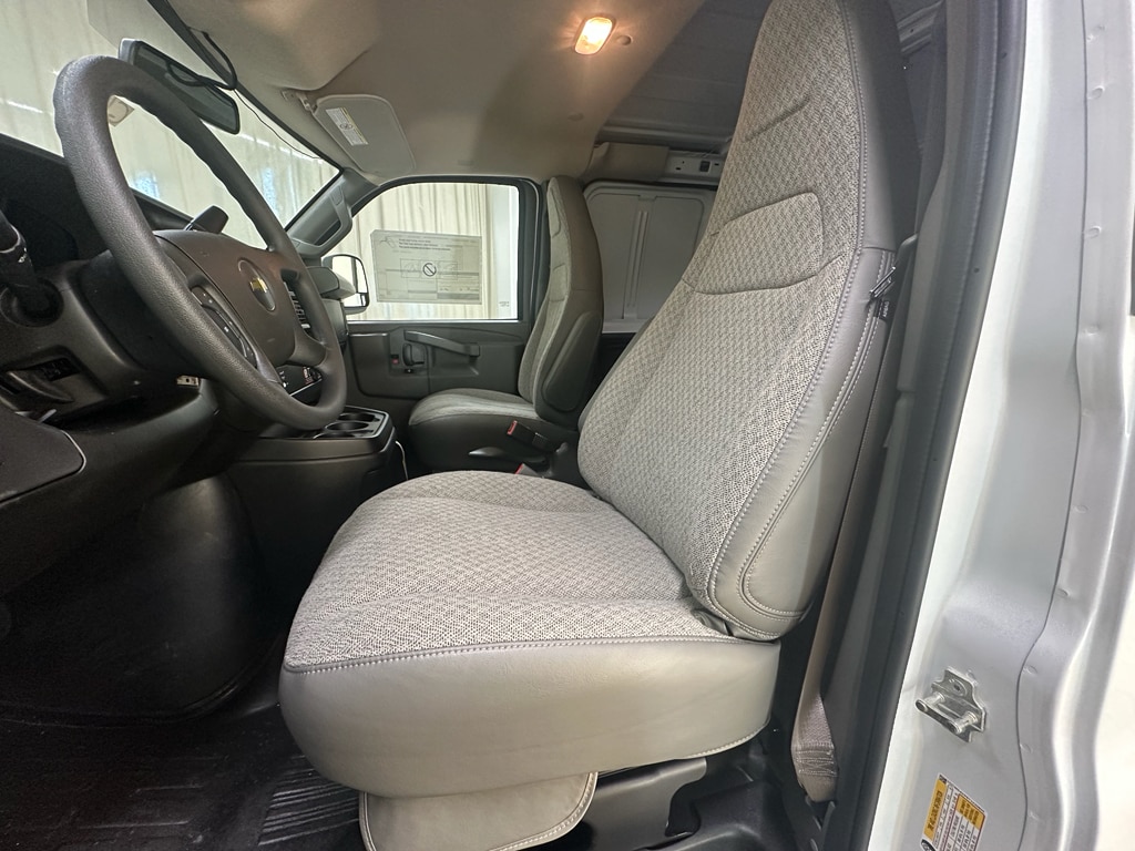 2026 Chevrolet Express Cargo Work Van - Photo 17