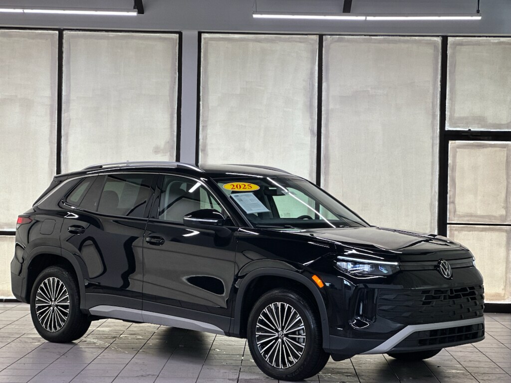 Used 2025 Volkswagen Tiguan S SUV