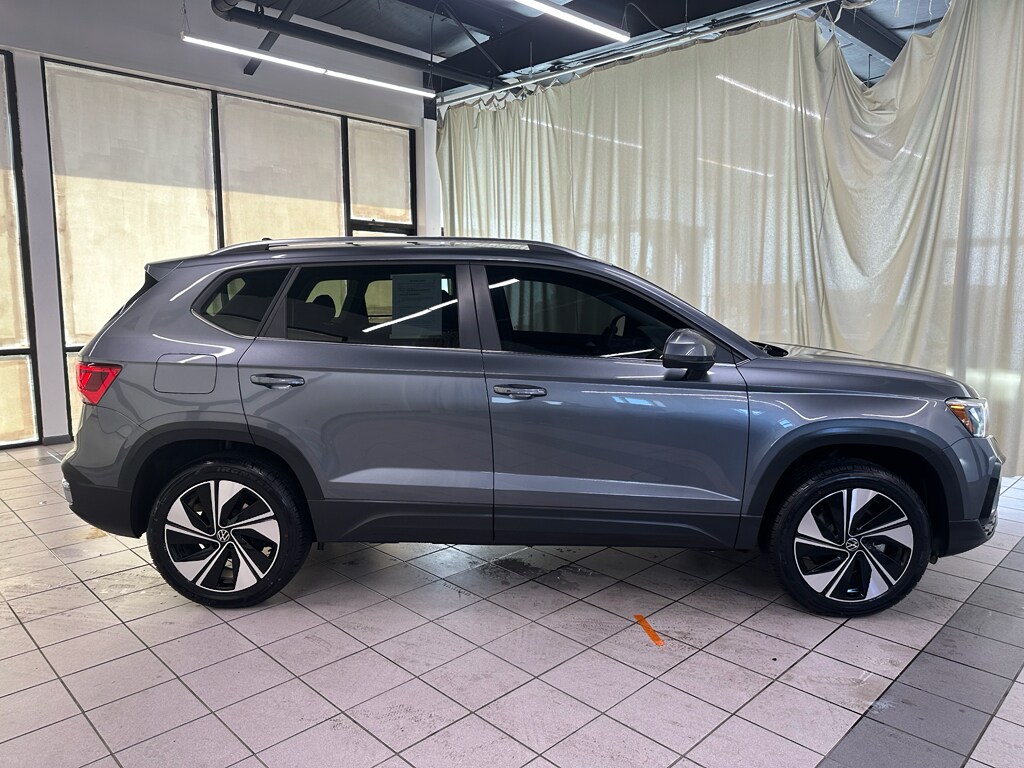Used 2024 Volkswagen Taos 1.5T SE SUV