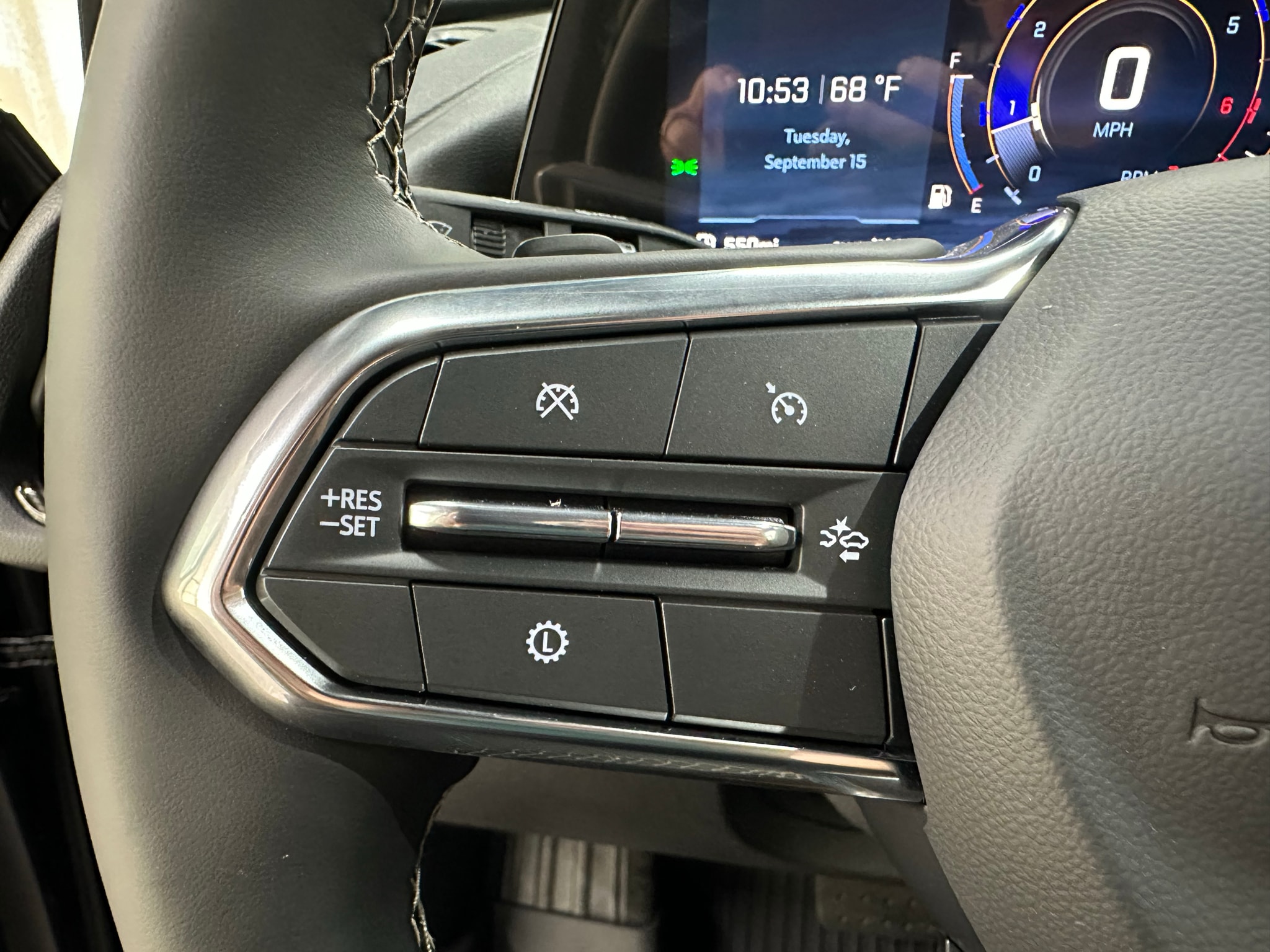 2027 Chevrolet Traverse Z71 - Photo 32