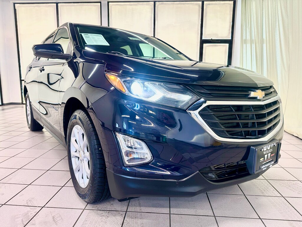 2020 Chevrolet Equinox LT photo 2