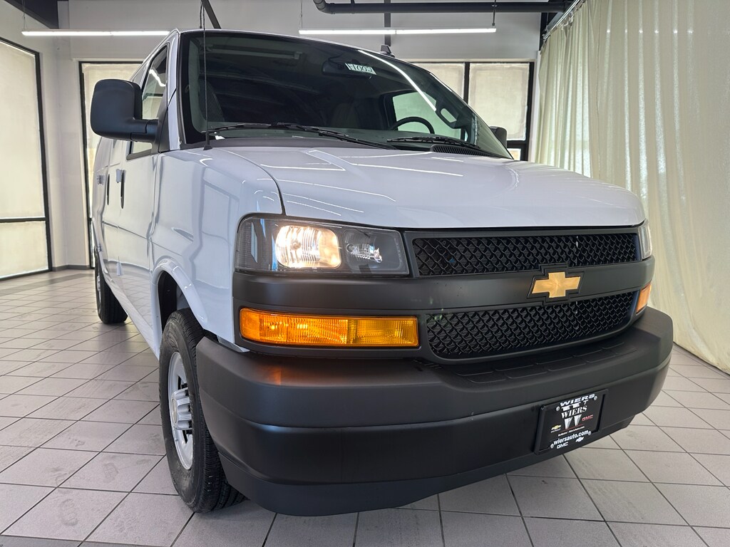 2025 Chevrolet Express Cargo 2500 Van photo 2