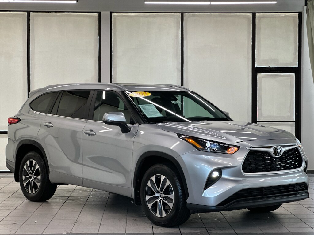 Used 2023 Toyota Highlander XLE SUV