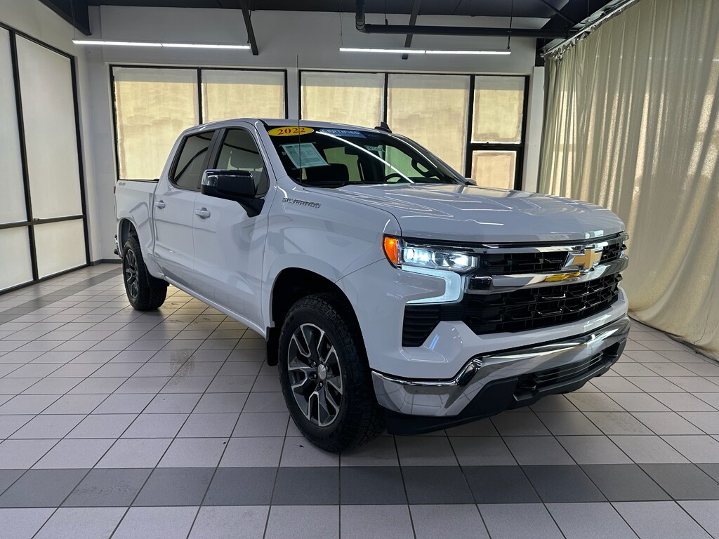 2022 Chevrolet Silverado 1500 LT photo 2