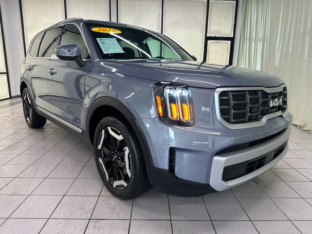 Used 2025 Kia Telluride S SUV
