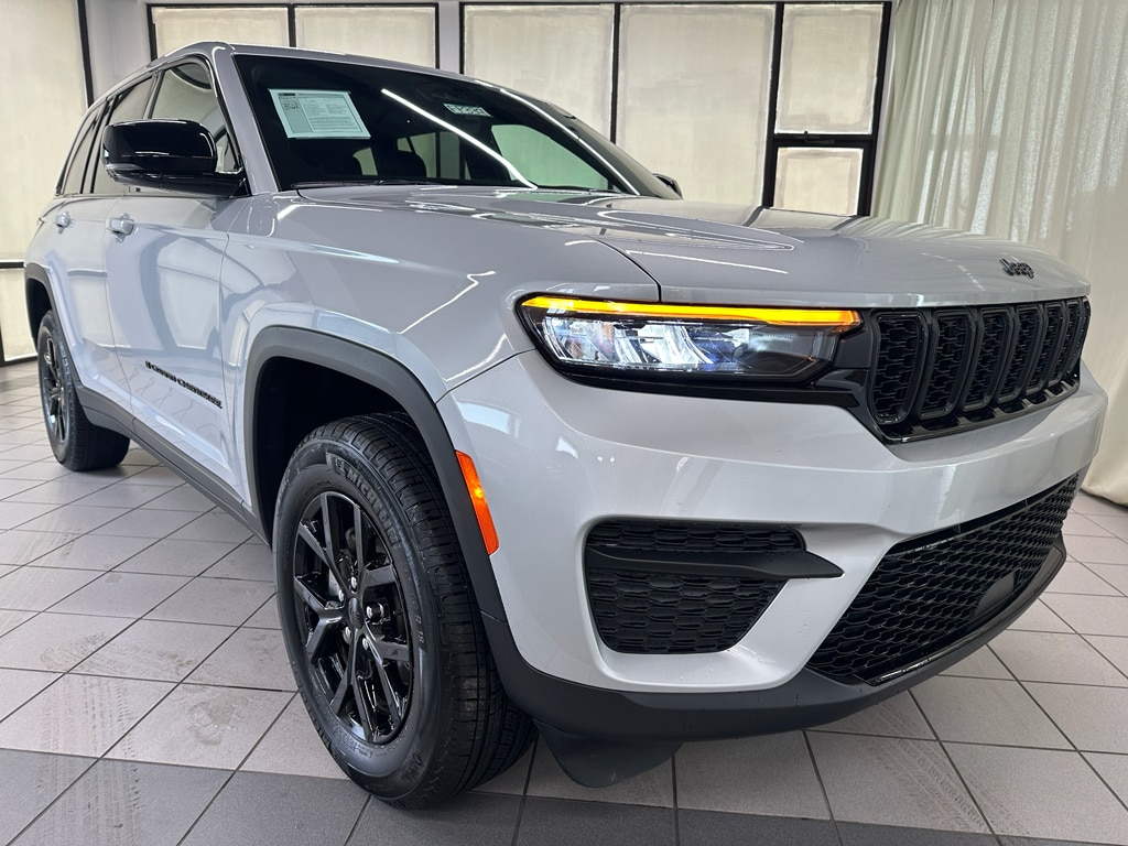 Used 2025 Jeep Grand Cherokee Altitude with VIN 1C4RJHAG4SC291778 for sale in Demotte, IN