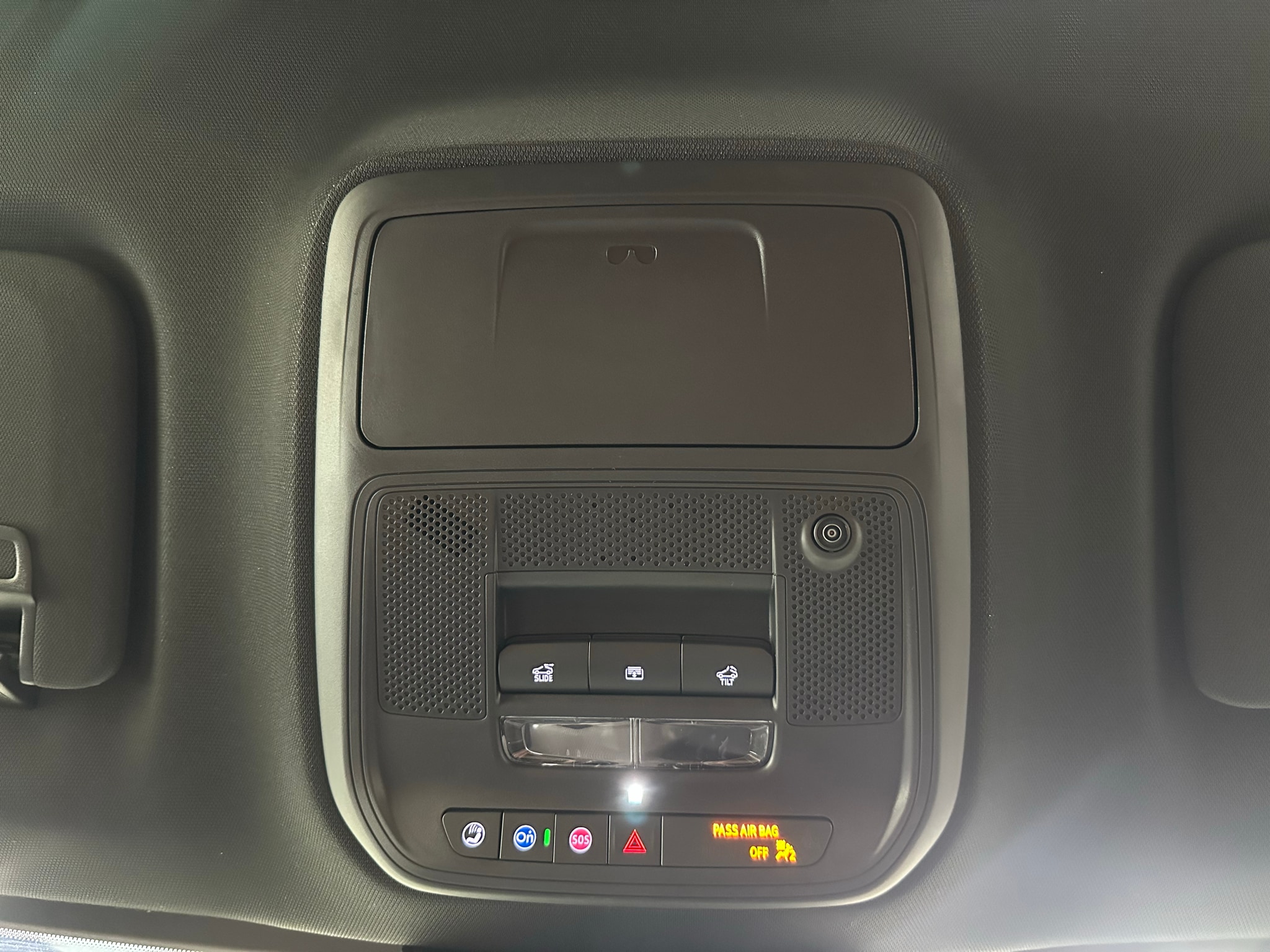 2027 Chevrolet Traverse Z71 - Photo 40