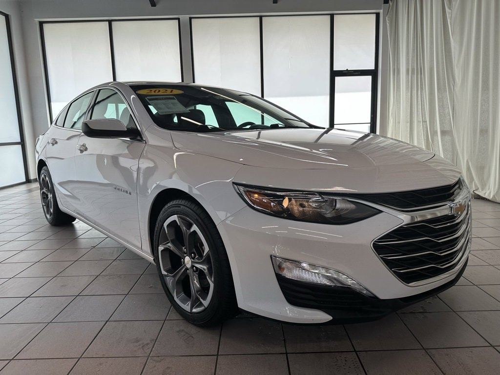 Used 2021 Chevrolet Malibu 1LT with VIN 1G1ZD5ST7MF006194 for sale in Demotte, IN